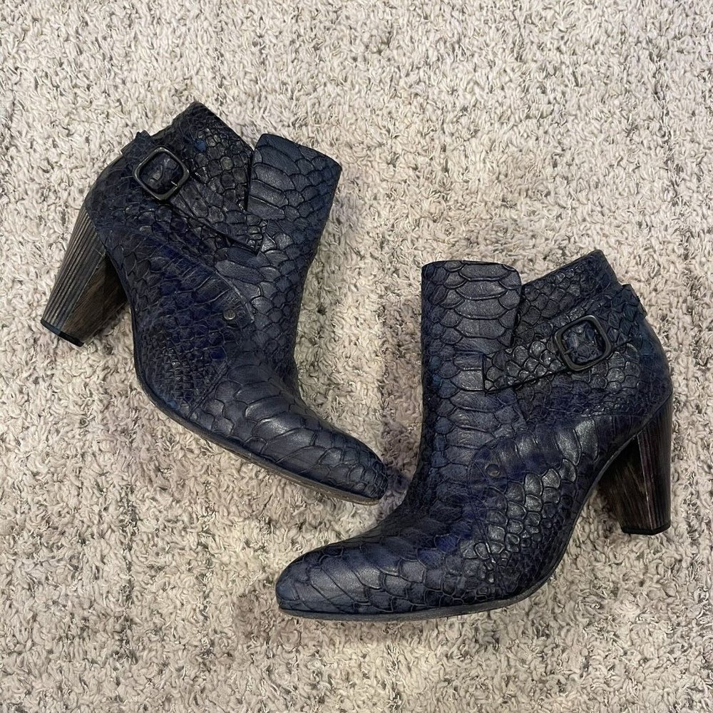 CALLEEN CORDERO Blue Leather Snake Skin Ankle Boot Sz 7 $658